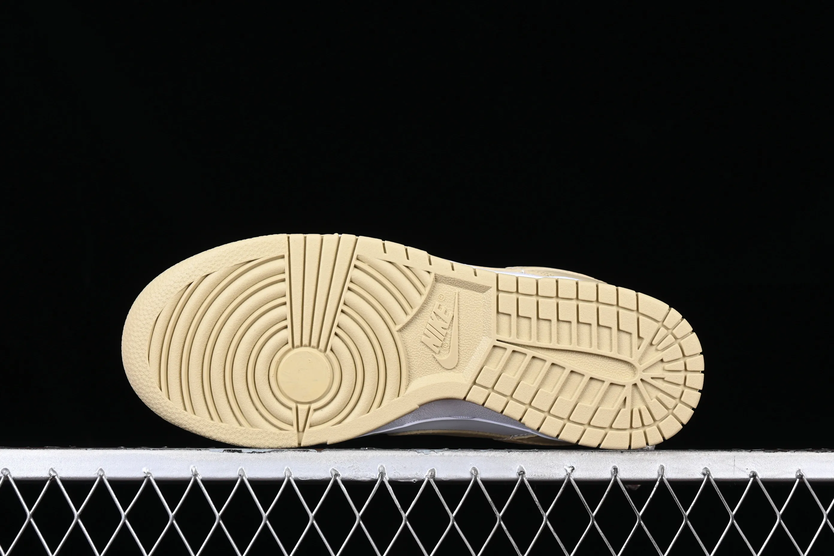All categories Nk SB Dunk series Nk SB Dunk Low low-top sneakers Nk Dunk Low "Team Gold" golden wheat color SB low-top sports and leisure sneakers DV0833-100